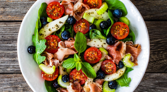 tomato spinach salad